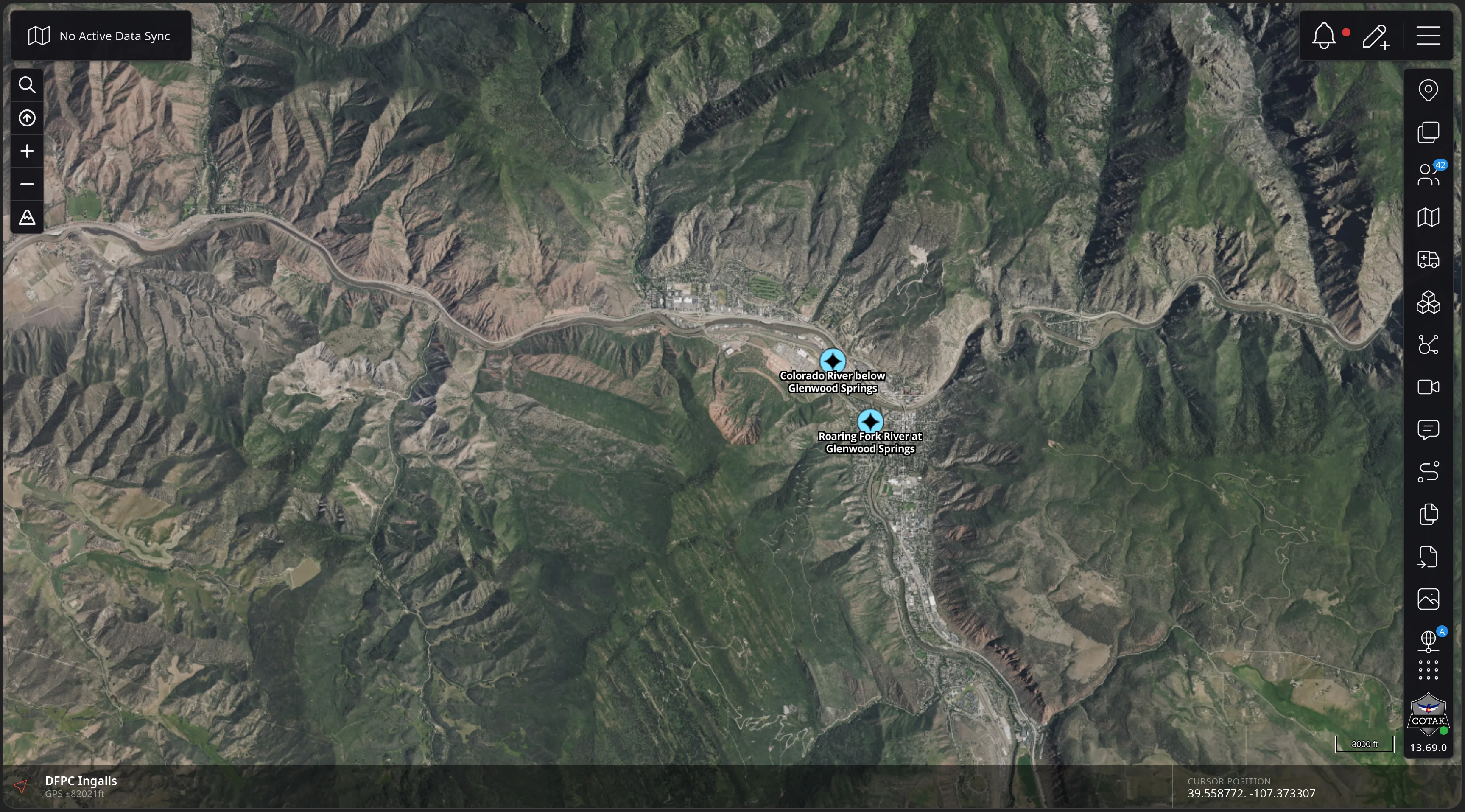 The CloudTAK map over the Colorado River canyon at Glenwood Springs showing two river gauge markers - Colorado River below Glenwood Springs and Roaring Fork River at Glenwood Springs - and no camera feeds.
